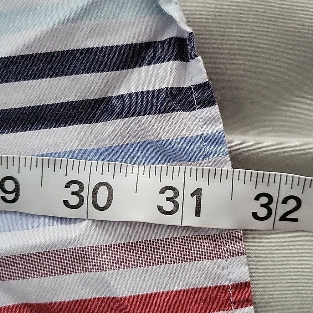 Gap Classic Pinstripe Men's Button Up Long Sleeve Shirt - Picture 13 of 13
